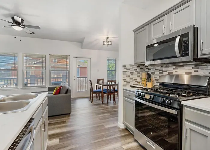 Aparthotel Quaint 2bd2b Condo* Fully Furnished*amazing Patio*